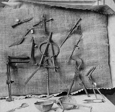 Narzędzia chirurgiczne w czasach starożytnego Rzymu (Pompeje)