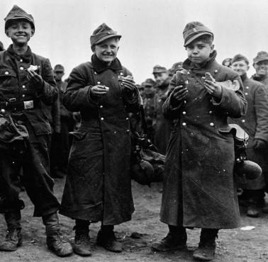 14 letni niemieccy więźniowie wojenni