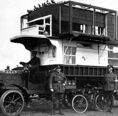Mobilny gołębnik podczas I wojny światowej