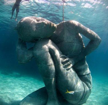 Ogromny posąg znaleziony pod wodą u wybrzeży wysp Bahama