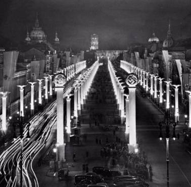 Nocne ujęcia głównej ulicy Berlina - Unter den Linden w 1939 roku