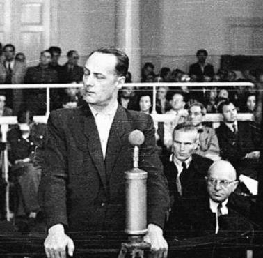 10 IX 1947 zakończył się pokazowy proces działaczy WiN i PSL. Komuniści skazali na śmierć 8 osób, w tym płk. F.Niepokólczyckiego