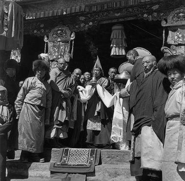 Ostatnie zdjęcie Dalajlamy (ośrodek) zrobione w wolnym Tybecie, 1951