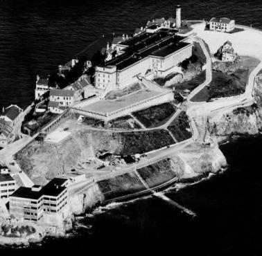 Amerykańskie więzienie federalne Alcatraz miesiąc przed oficjalnym otwarciem, 1934
