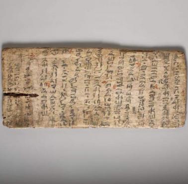 Szkolna tabliczka z poprawkami nauczyciela (na czerwono), starożytny Egipt, 1981–1802 rok p.n.e.