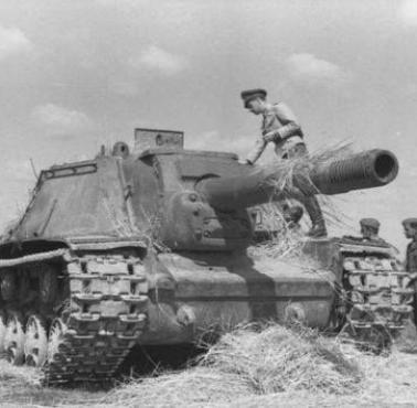 SU-152 - radzieckie ciężkie działo samobieżne z okresu II wojny światowej