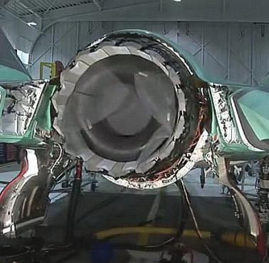 Wektor ciągu myśliwca F-35B. Samolot krótkiego startu i pionowego lądowania STOVL, który ma zastąpić dotychczas używane Harriery