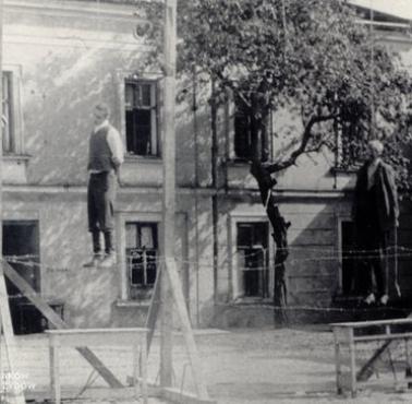 6 IX 1943 Niemcy wieszają w Przemyślu w publicznej egzekucji Polaka ratującego Żydów Michała Kruka (na zdj.po lewej)