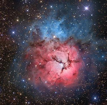 Mgławica NGC 6514 zwana także Mgławicą Trójlistnej Koniczyny