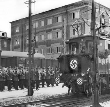 Deutsche Reichsbahn-dorobił się na transportach ofiar III Rzeszy : 445 000 000 €.